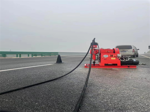 揭东马路路基路面开裂下沉注浆加固灌浆