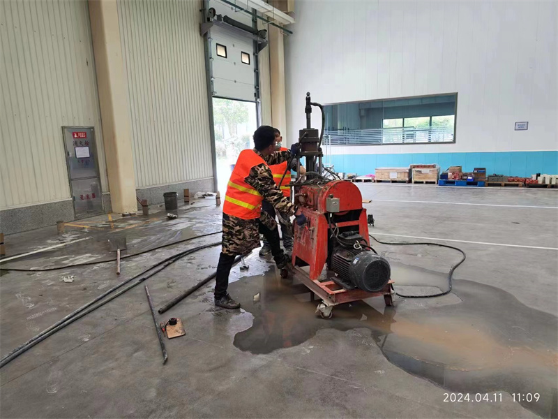 揭东厂房地面下沉塌陷注浆加固施工